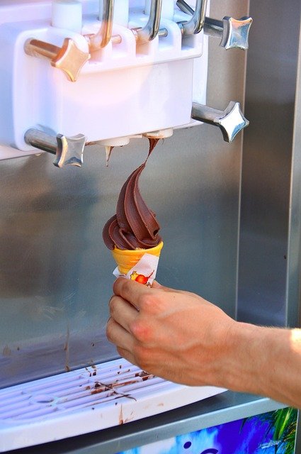 Commercial Ice Maker Machines: Benefits and Key Features